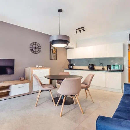 Enklawa, Sun & Snow דירה